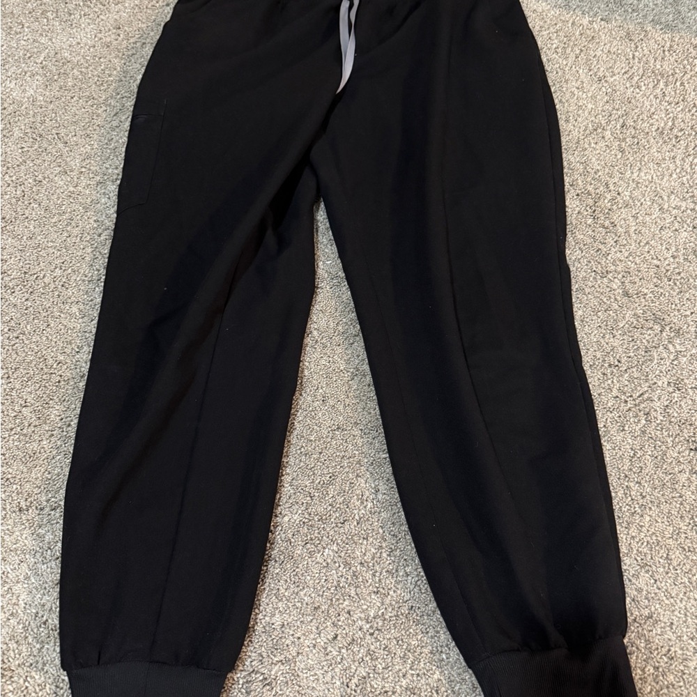 Figs Women’s  Black Jogger Scrub pants